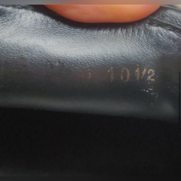 Fendi shoe. Authentic .. - Picture 4 of 12